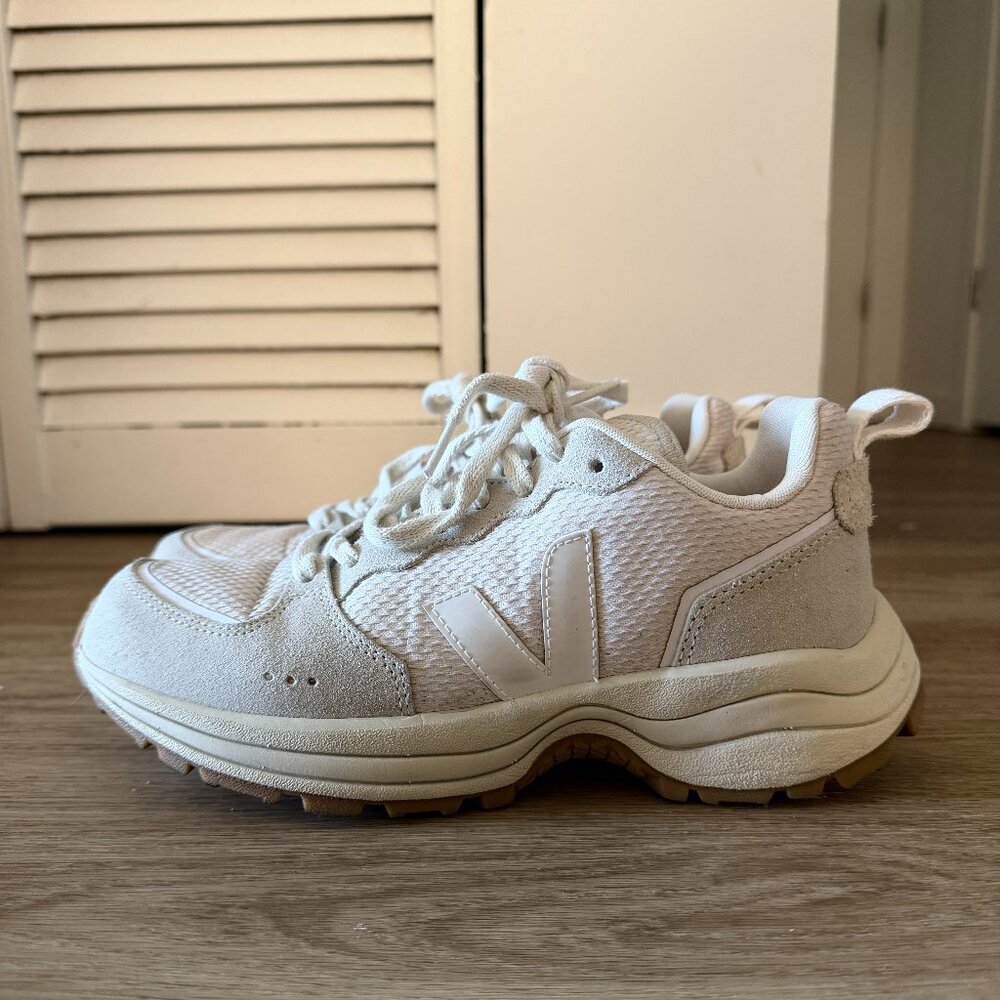 Womens VEJA Venturi II (Color: Gravel/White)